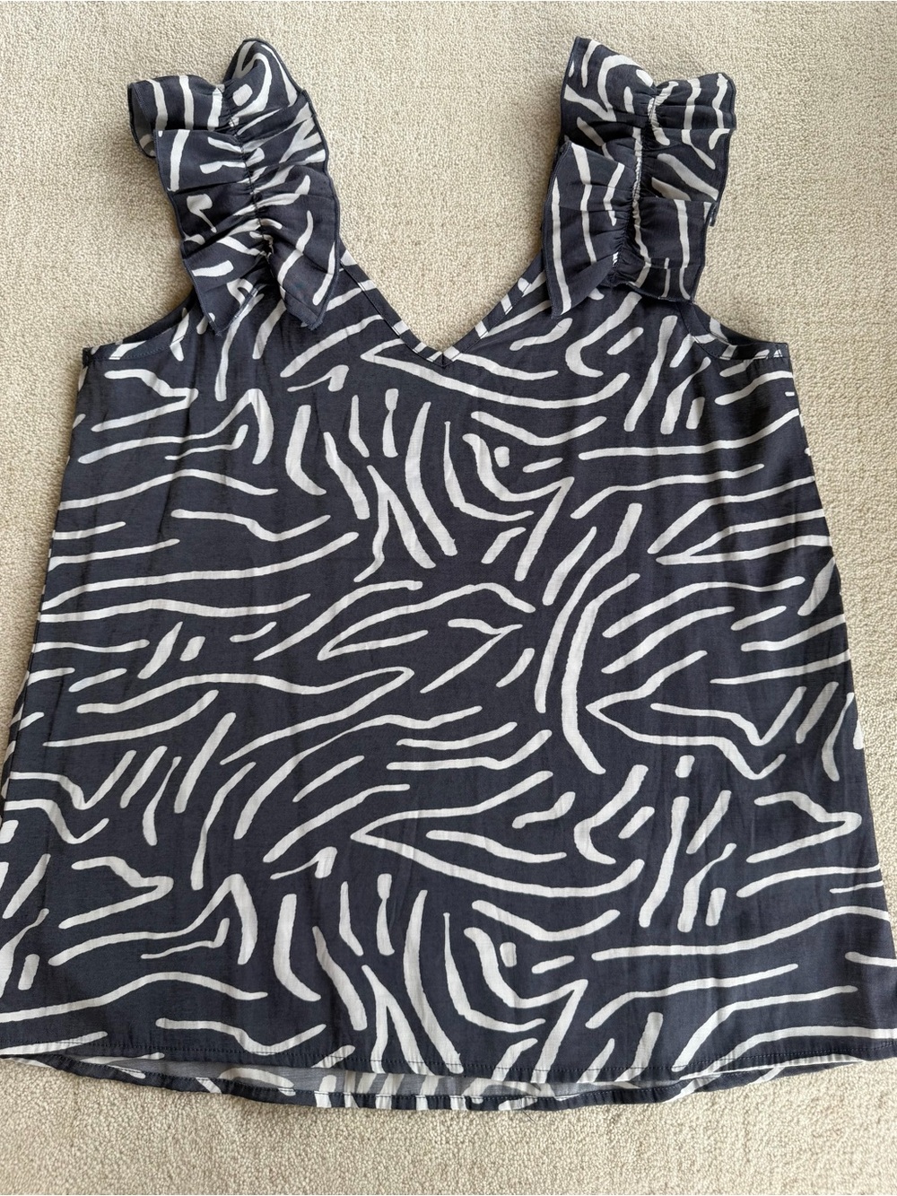 Mud Pie Womens S Gray White Zebra Print Ruffle Shoulder V Neck Blouse Top